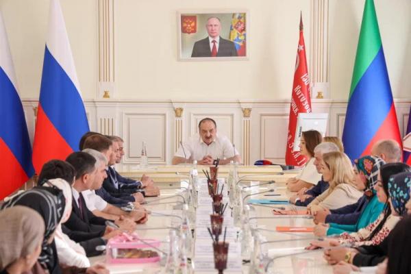 sergej-melikov-vruchil-sertifikaty-vypusknikam-federalnoj-programmy-svoj-biznes-eb46d34 Сергей Меликов вручил сертификаты выпускникам федеральной программы «СВОй бизнес»