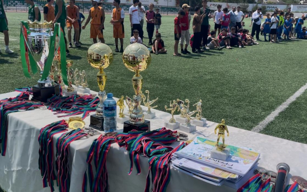 opredeleny-luchshie-komandy-futbolnogo-turnira-kozhanyj-mjach-v-derbente-4289908 Определены лучшие команды футбольного турнира «Кожаный мяч» в Дербенте