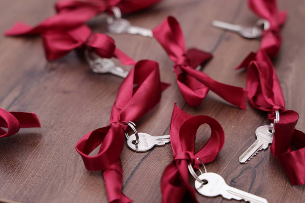 sergej-melikov-vruchil-kljuchi-ot-novyh-kvartir-pereselencam-iz-avarijnogo-zhilja-v-kaspijske-2e975ae Сергей Меликов вручил ключи от новых квартир переселенцам из аварийного жилья в Каспийске