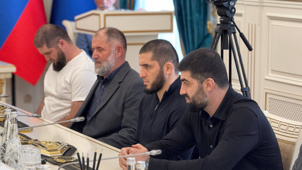 sergej-melikov-vstretilsja-s-dvojnym-chempionom-ufc-islamom-mahachevym-6b06a9a Сергей Меликов встретился с двойным чемпионом UFC Исламом Махачевым