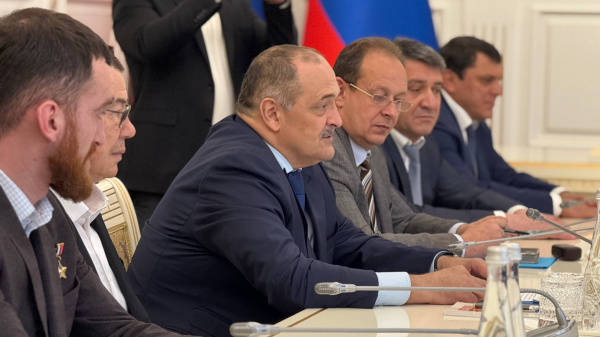 sergej-melikov-vstretilsja-s-dvojnym-chempionom-ufc-islamom-mahachevym-b9e9659 Сергей Меликов встретился с двойным чемпионом UFC Исламом Махачевым