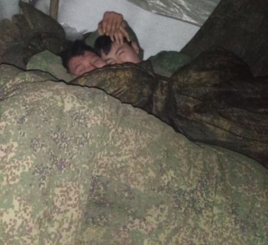 whatsapp-image-2025-12-08-at-12.37.57-2-trdtbfqm8jbnpjf4ffsefw Северокорейские "гости" в России: как интернет и порно сломали дисциплину КНДР и привели к сексуальному террору в наших казармах